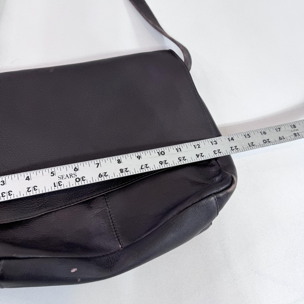 G.H. Bass & Co. Crossbody Bag Womens Medium Black Leather Flap Pocket Purse - Picture 4 of 10